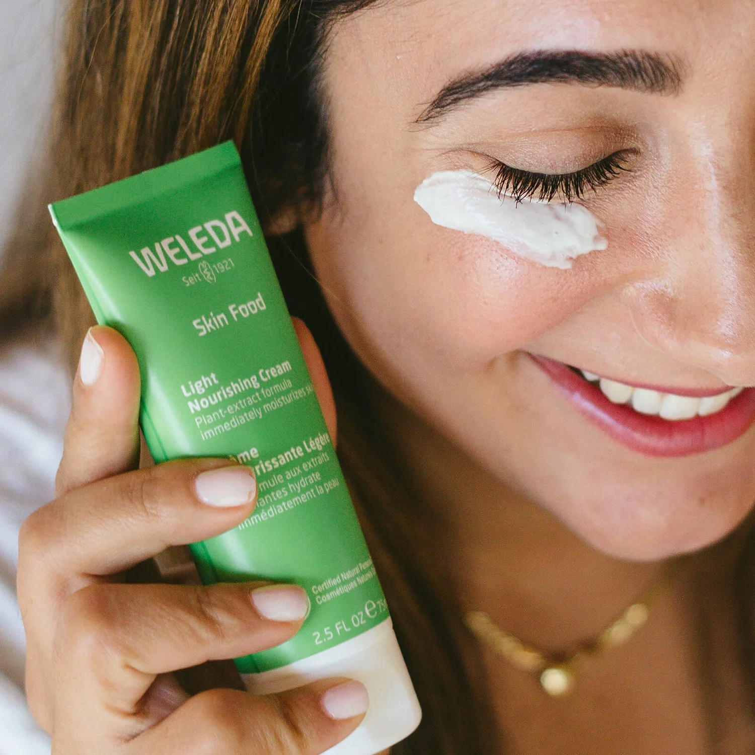 Weleda Skin Food Light Nourishing Cream (2.5 Fl. Oz.) 2 Weleda Skin Food Light Nourishing Cream (2.5 Fl. Oz.) - Image 2